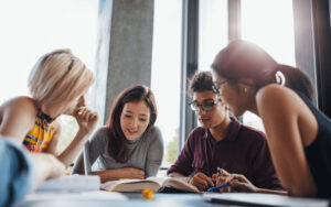 留学は多くの人にとって一生に一度の大きな冒険です。しかし、留学の計画は複雑で、どこから手をつけていいかわからないもの。ここでは、留学コンシェルジュ【留学情報館】が提供する、圧倒的なサポートと無料体験の魅力についてご紹介します。